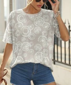 Best Pirce π Pink Daisy White Seashell Boyfriend Tee - π© Women & Plus π