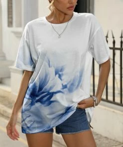 Hot Sale π Pink Daisy White & Blue Floral Crewneck Tee - π© Women π€©