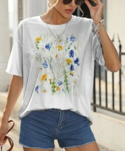 Buy π Pink Daisy White Wildflower Crewneck Tee - Plus π₯