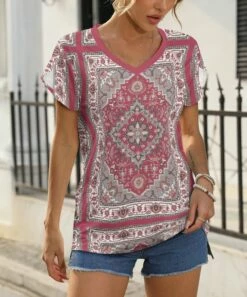 Outlet 🎉 Pink Daisy Pink & Gray Geometric V-Neck Short-Sleeve Tee - 👩 Women ✨