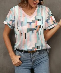 Discount 🛒 Pink Daisy Pink & White Geometric V-Neck Top - Plus 👏