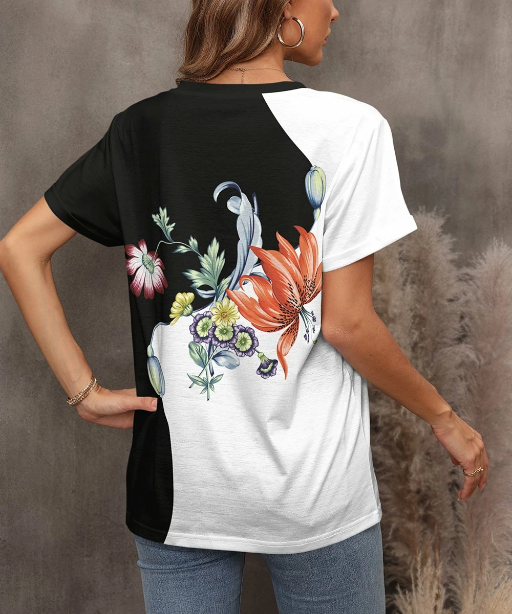 Best Sale π Pink Daisy Black & White Floral V-Neck Tee - π© Women 𧨠- Image 2