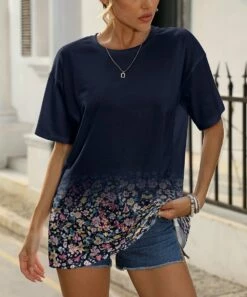 Flash Sale 😉 Pink Daisy Blue & Pink Floral Crewneck Top - 👩 Women 💯