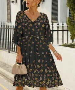 Deals 🔔 Pink Daisy Black & Mauve Floral Tiered 👗 Skirt V-Neck 👗 Dress - Plus 🤩