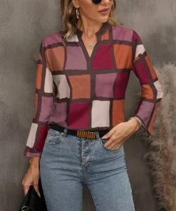 Promo ⭐ Pink Daisy Plum & Rust Color Block Long-Sleeve Notch Neck Top - Plus 🎁