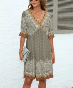 Best Pirce 🔔 Pink Daisy Gray & Red Floral Half-Sleeve V-Neck 👗 Dress - 👩 Women & Plus 😉